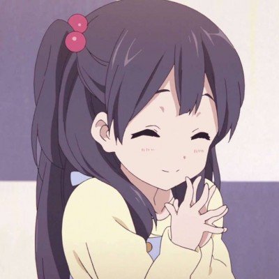 女子踹人前被保安关车门夹腿